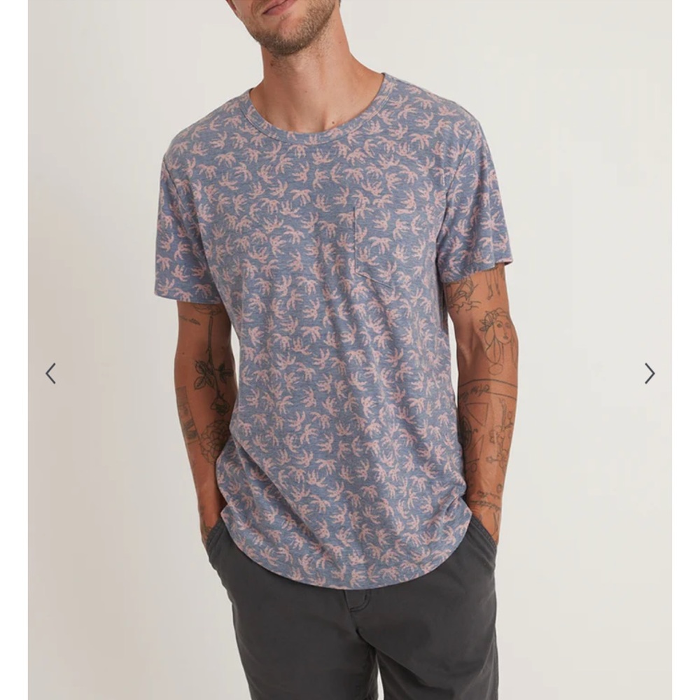 Marine Layer Saddle Hem Pocket Tee in Navy/Pink Tossed Palm